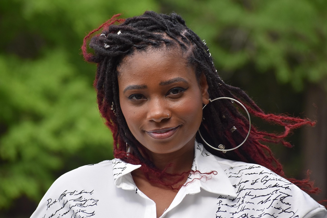 30代女性がニキビ跡に効果的な化粧水はいつから使うべき？