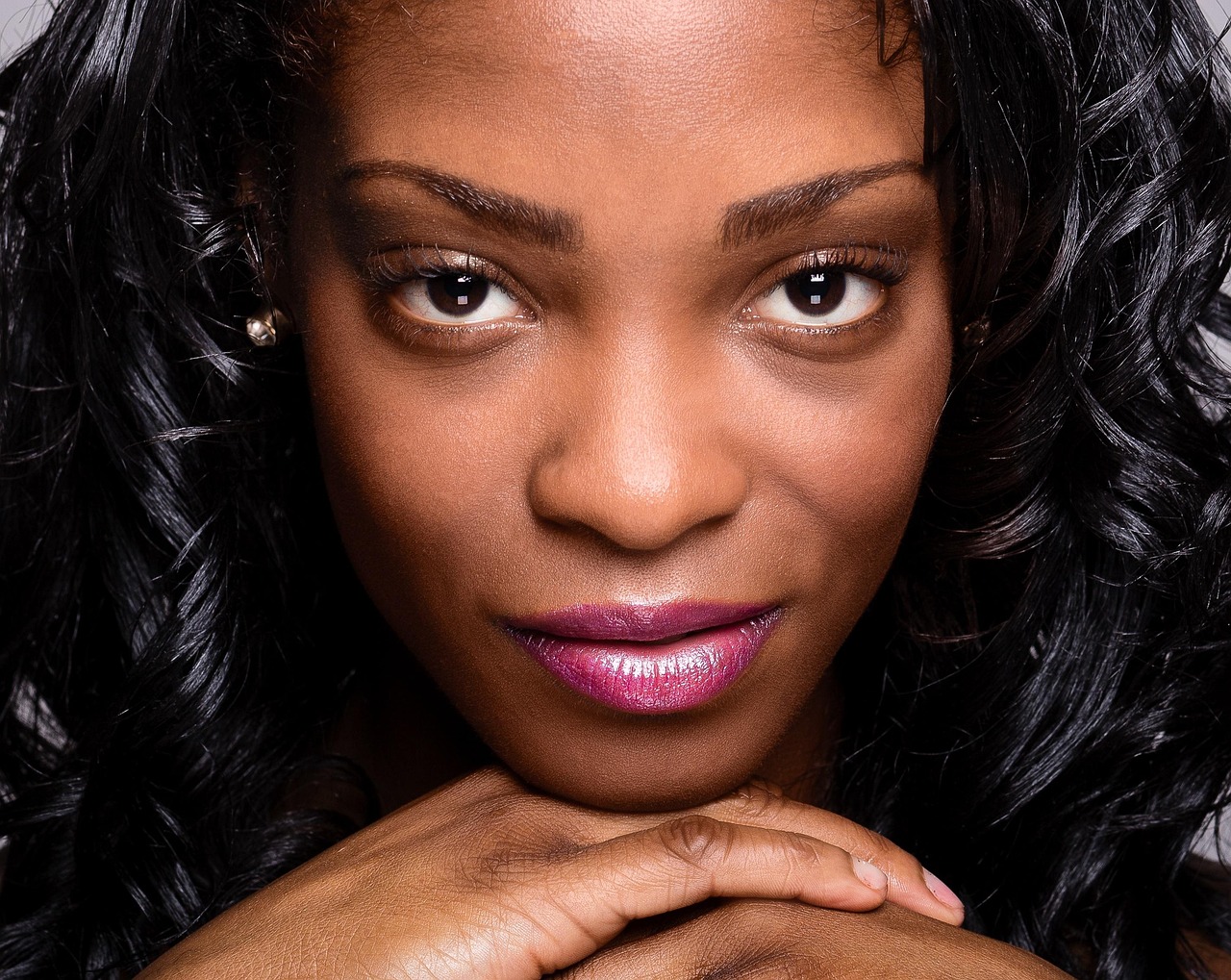 30代女性におすすめのニキビ跡対策化粧水はコットン手塗りで効果的？